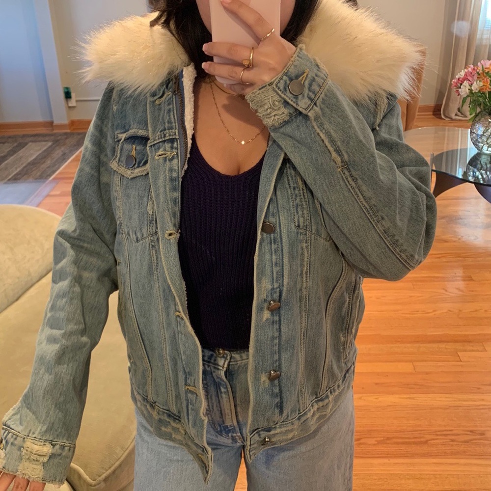 HEARTLOOM DISTRESSED JEAN JACKET